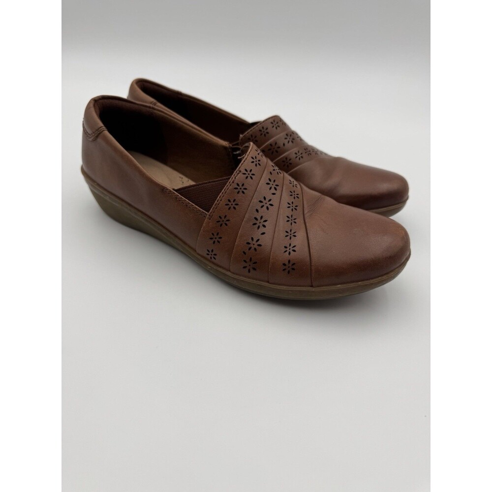 Clarks Cognac Leather Slip On Women's Shoes Size 7 1/2  Narrow